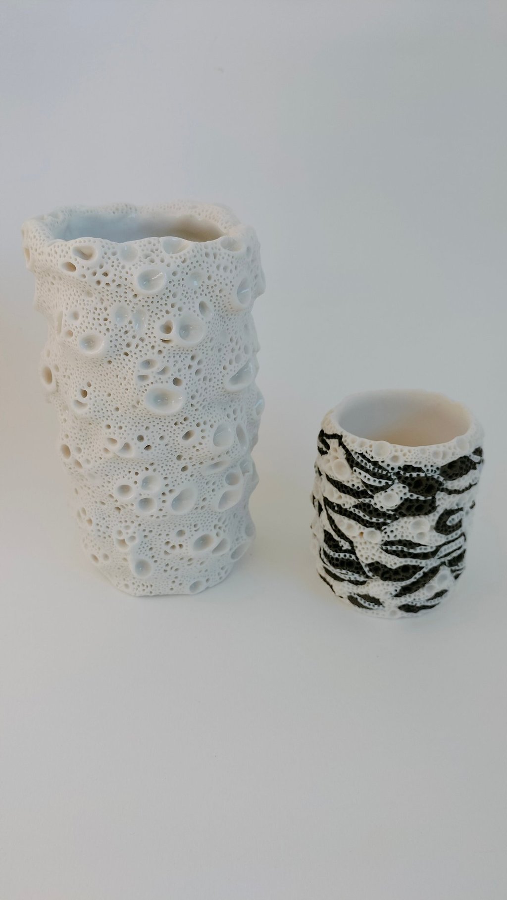 Vase Corail blanc et blanc-noir,  17cm et 9 cm,  Porcelaine blanche et noire