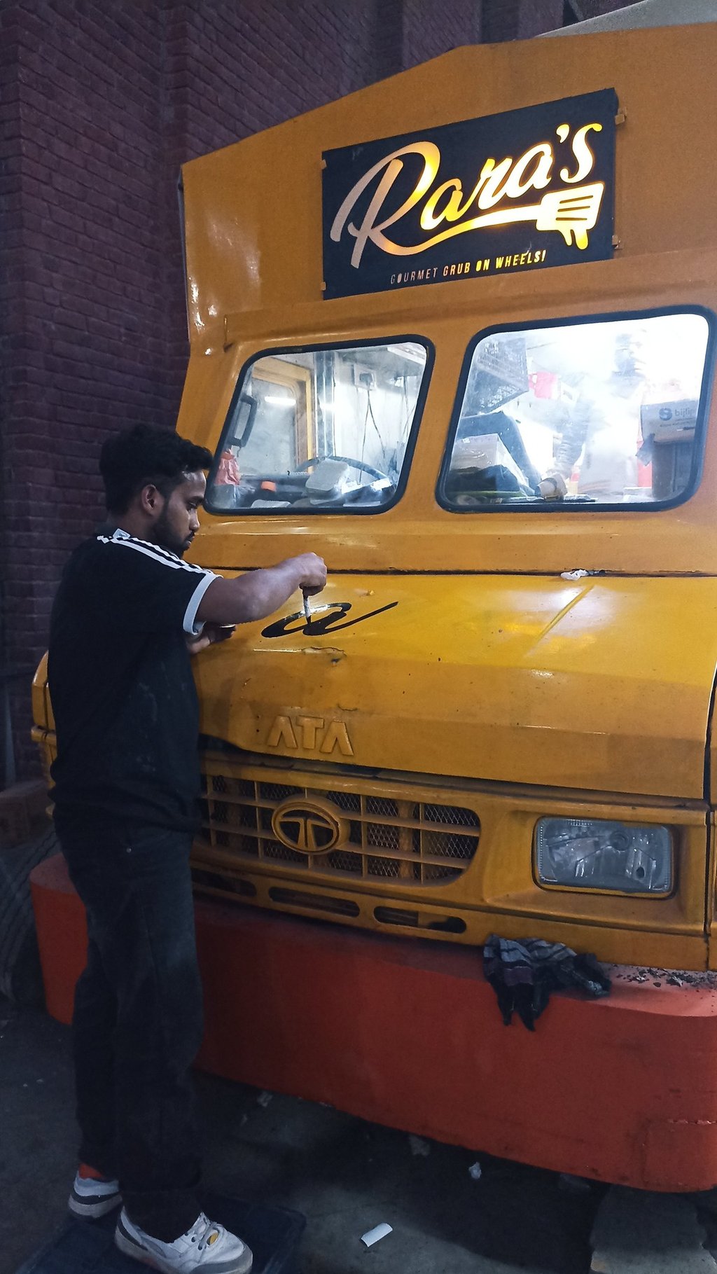RARA's Bistro van