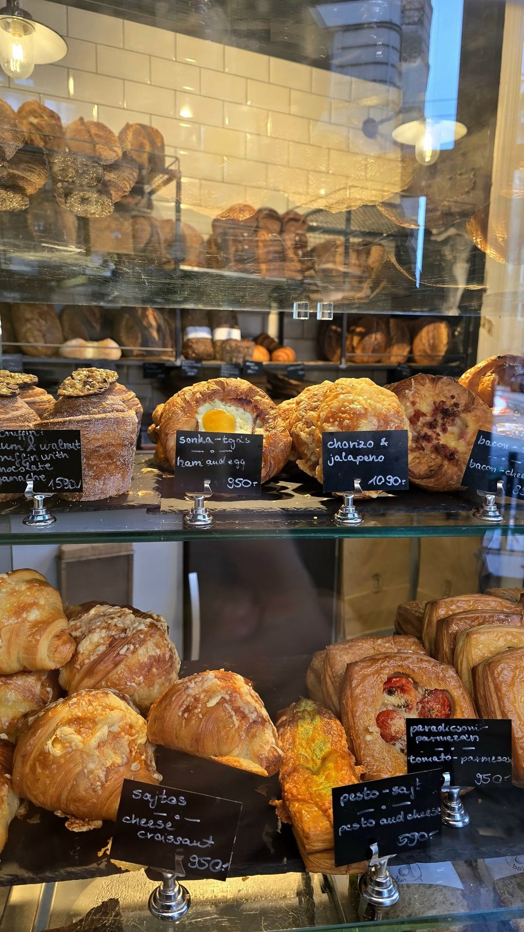 Bułeczki i inne przysmaki w arán bakery w Budapeszcie