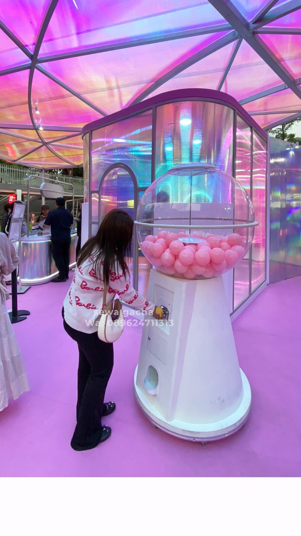 sewa mesin gacha gachapon giant jumbo putih 