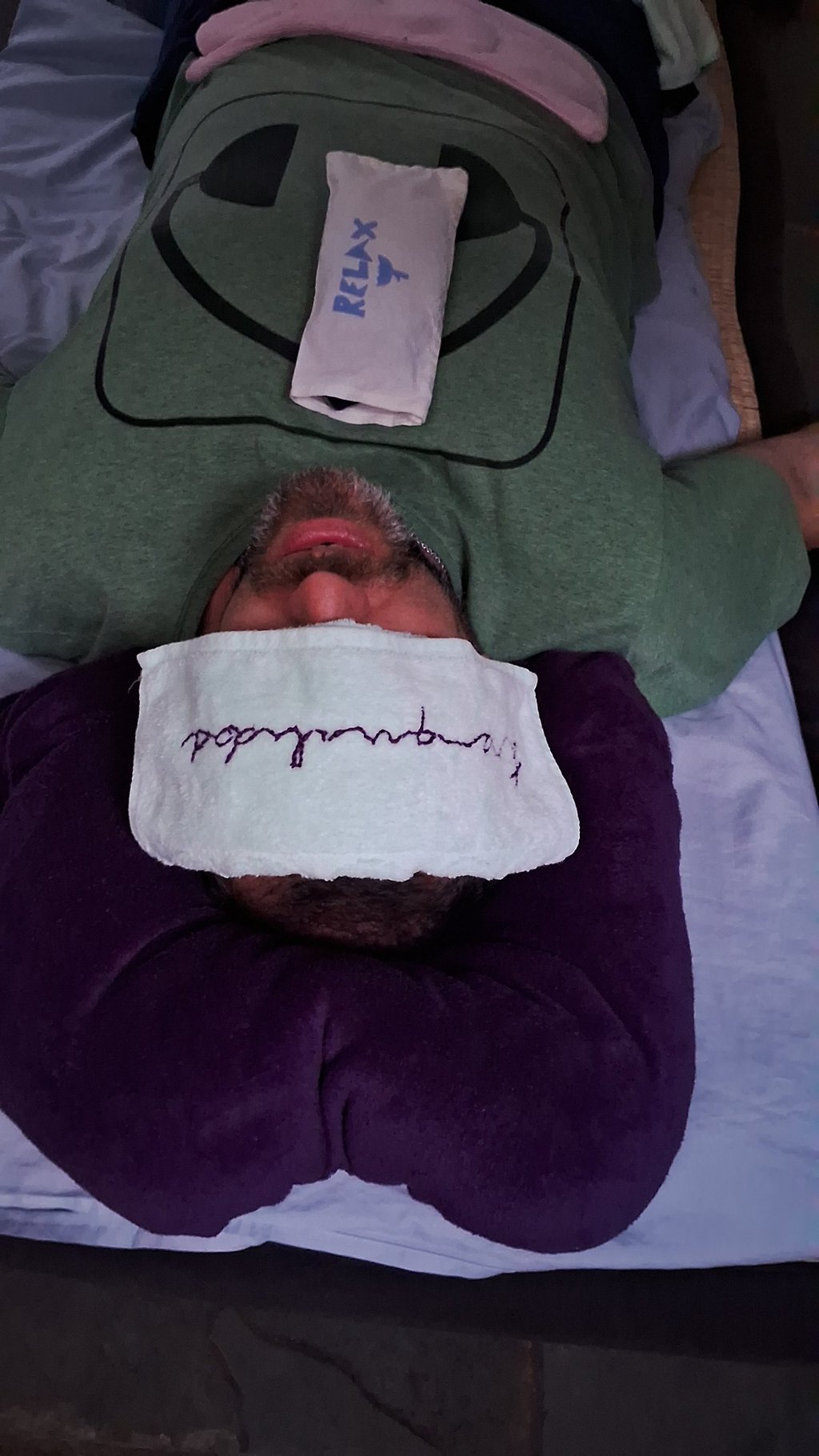 Homem no Recanto Clara em terapia de Descanso Profundo