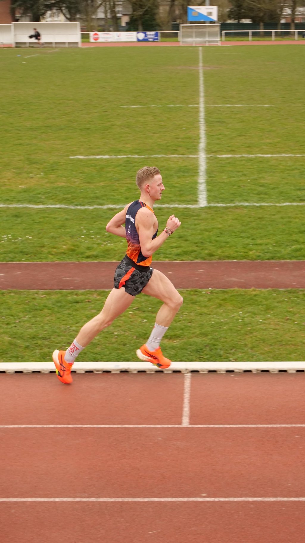 Athlète de trail running – prestation de ravitaillement et logistique de course de TiSomé Outdoor