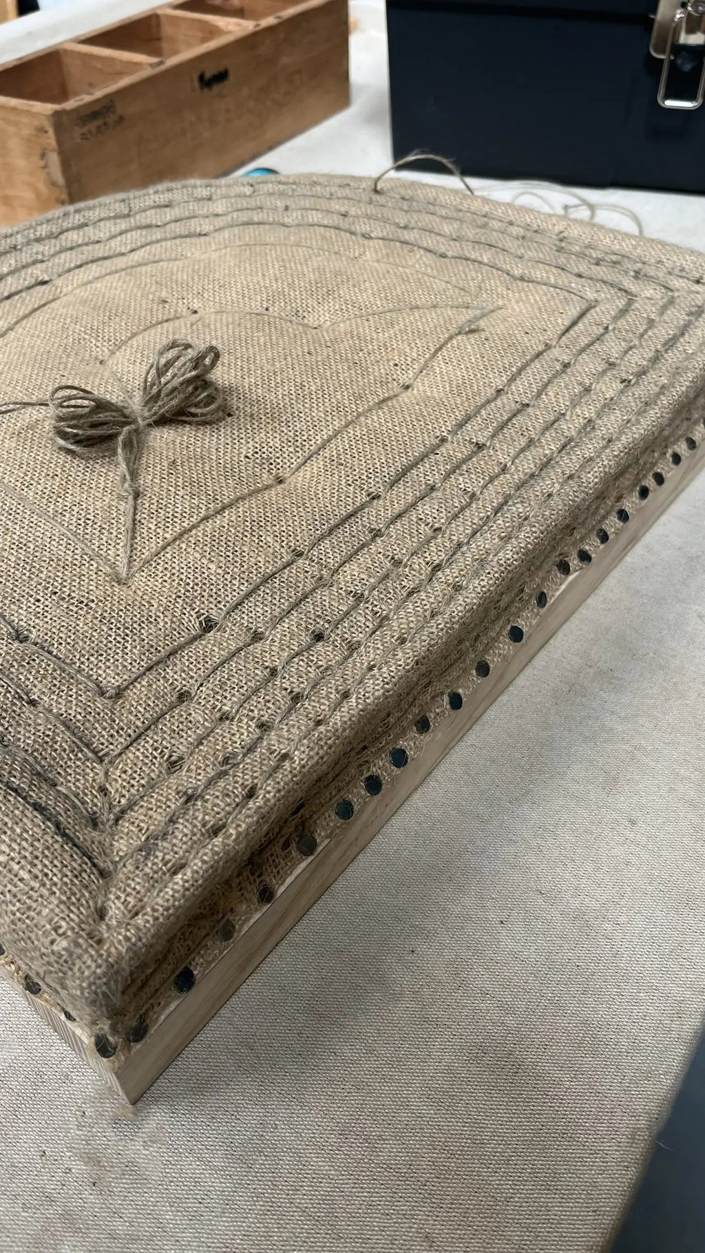 Une garniture piquée composée de plusieurs points de piquage