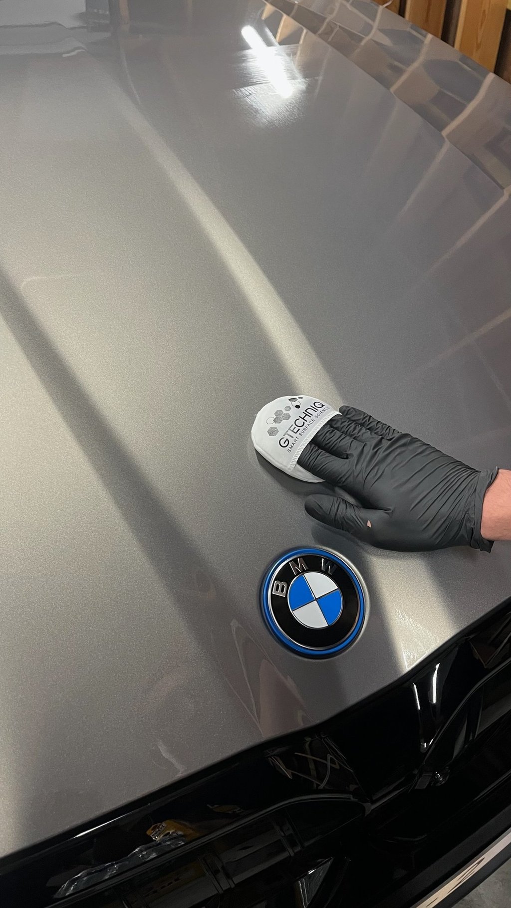 pose d'un traitement céramique de longue durée sur une BMW i5 à Tournai