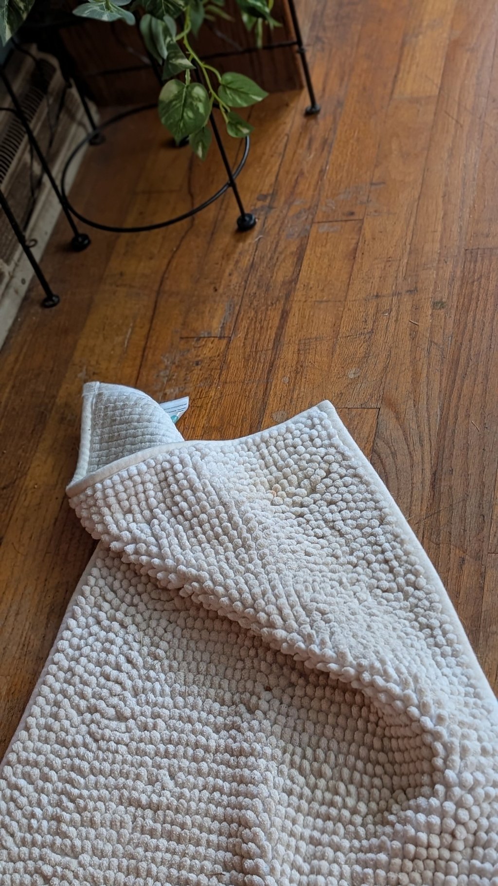 why a crooked rug drives me crazy