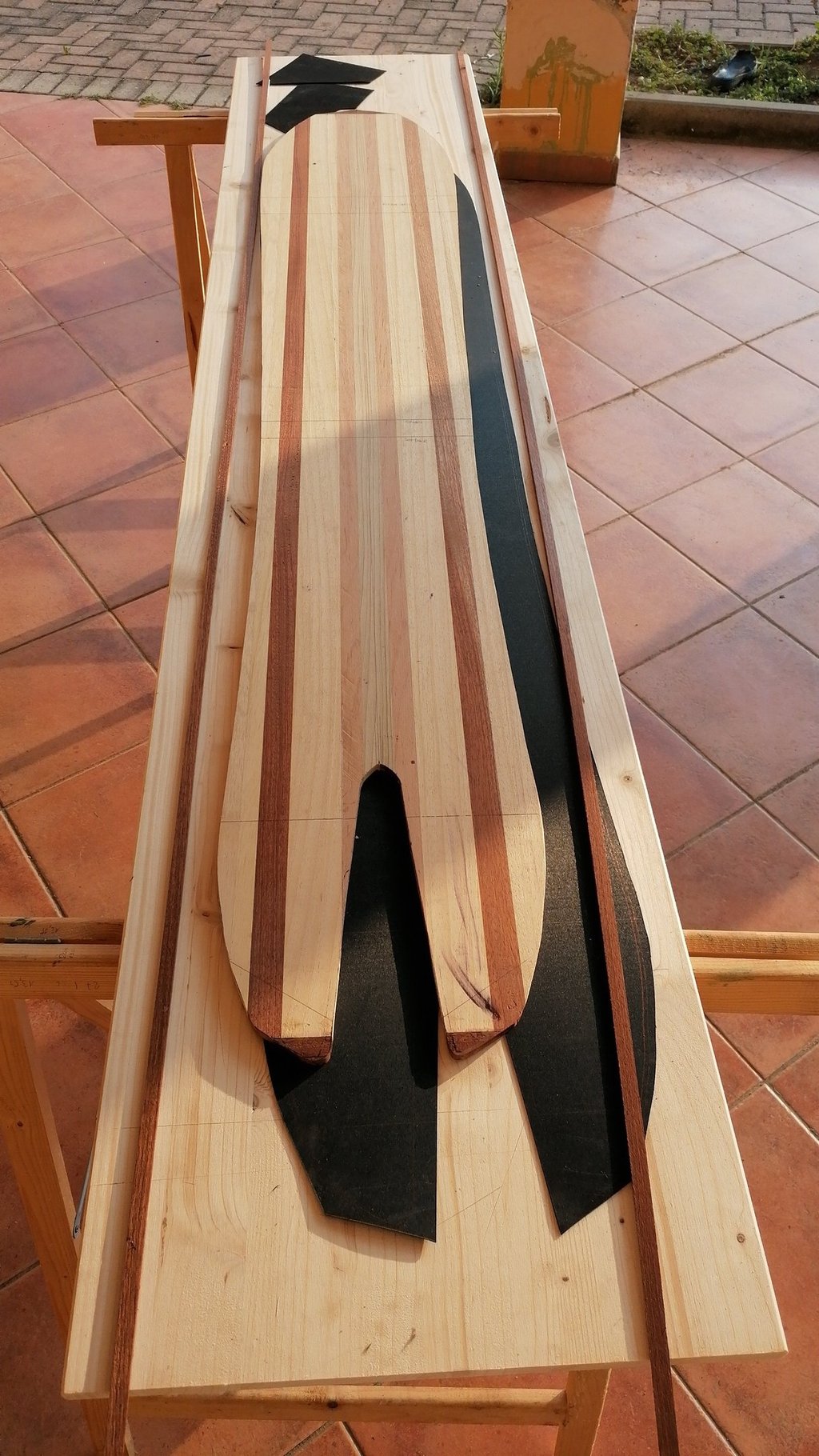 preparazione soletta e sidewall di uno snowboard artigianale