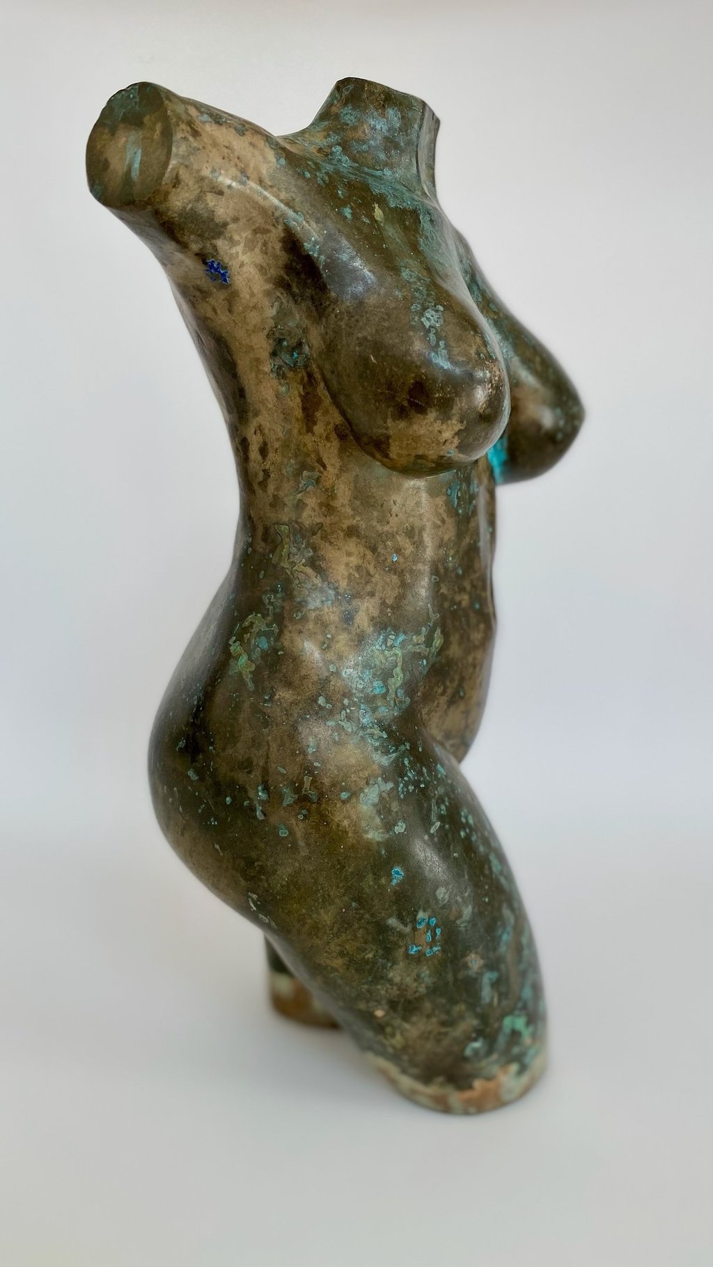 sculpture corps femme bronze fonderie art patine verte