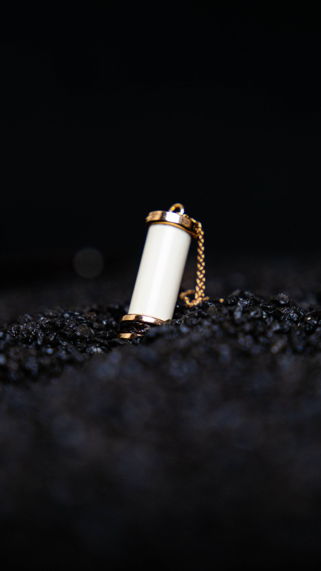 Photo produit pour Albanu Monaco, Collier en poils de mammouth.