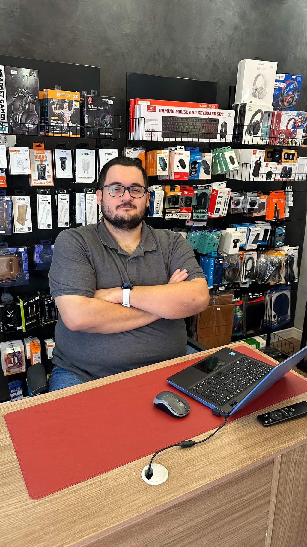 Profissional especializado em manutenção e reparos de computadores, notebooks, macbooks e videogame