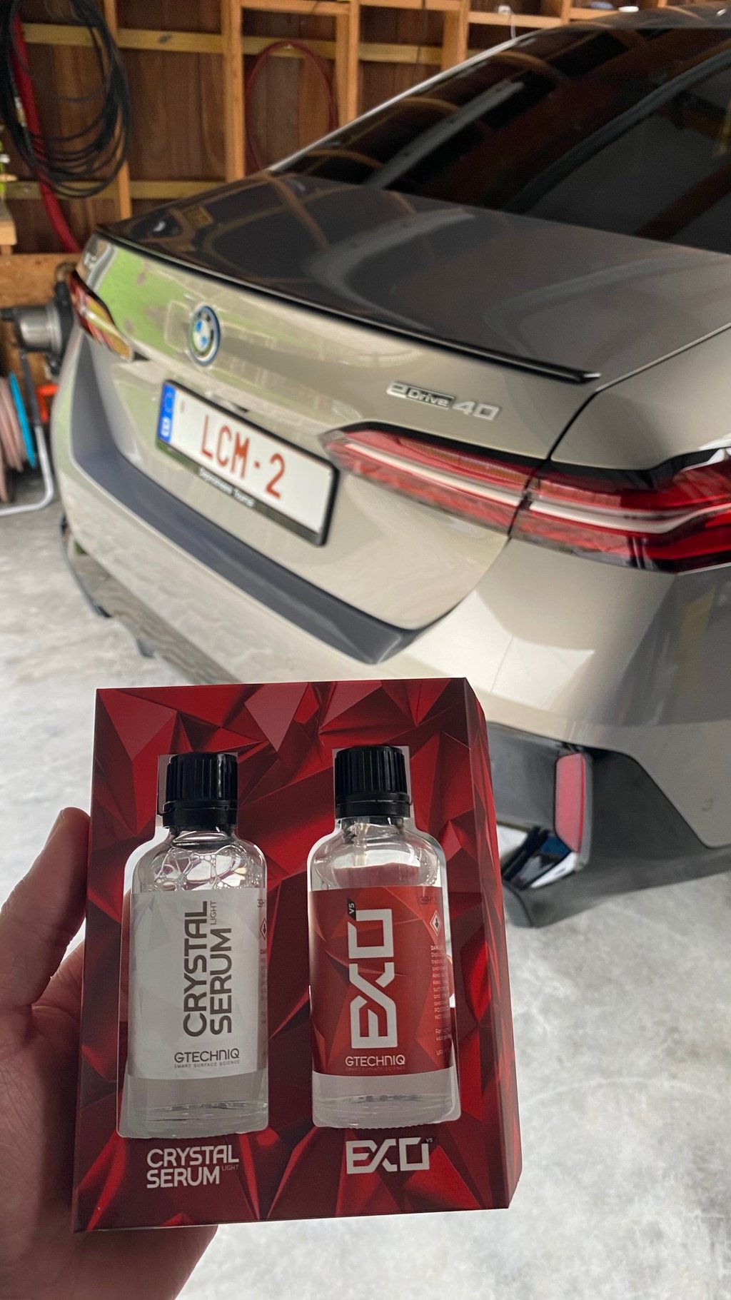 kit de protection céramique Gtechniq Crystal Serum Light & Exo V5 sur une BMW i5 