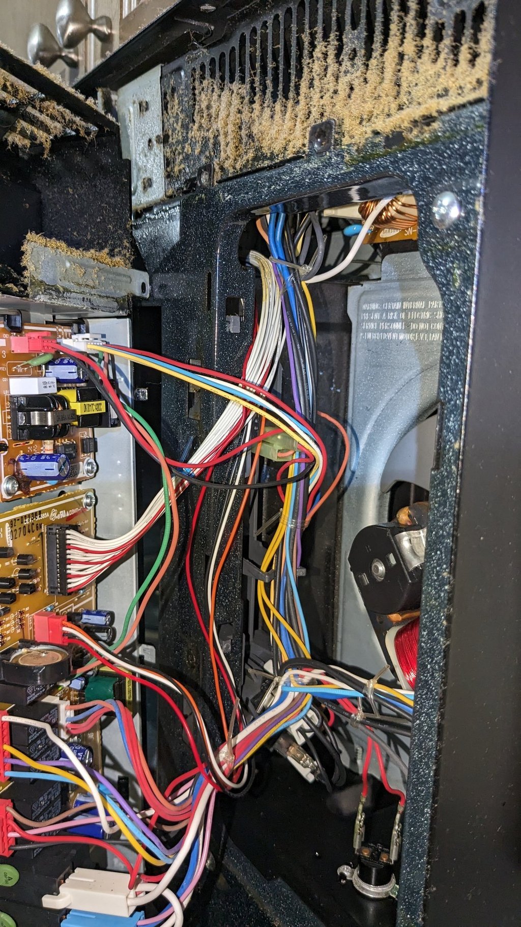 Internal components of an OTR microwave