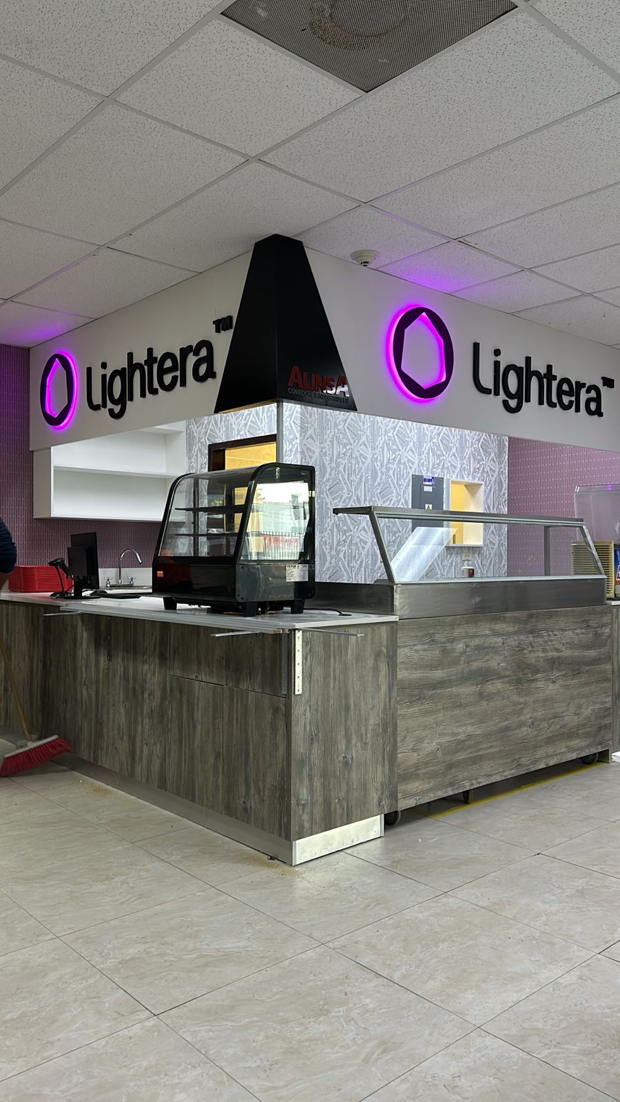 Letreros con iluminación LED y Channel Letters personalizados