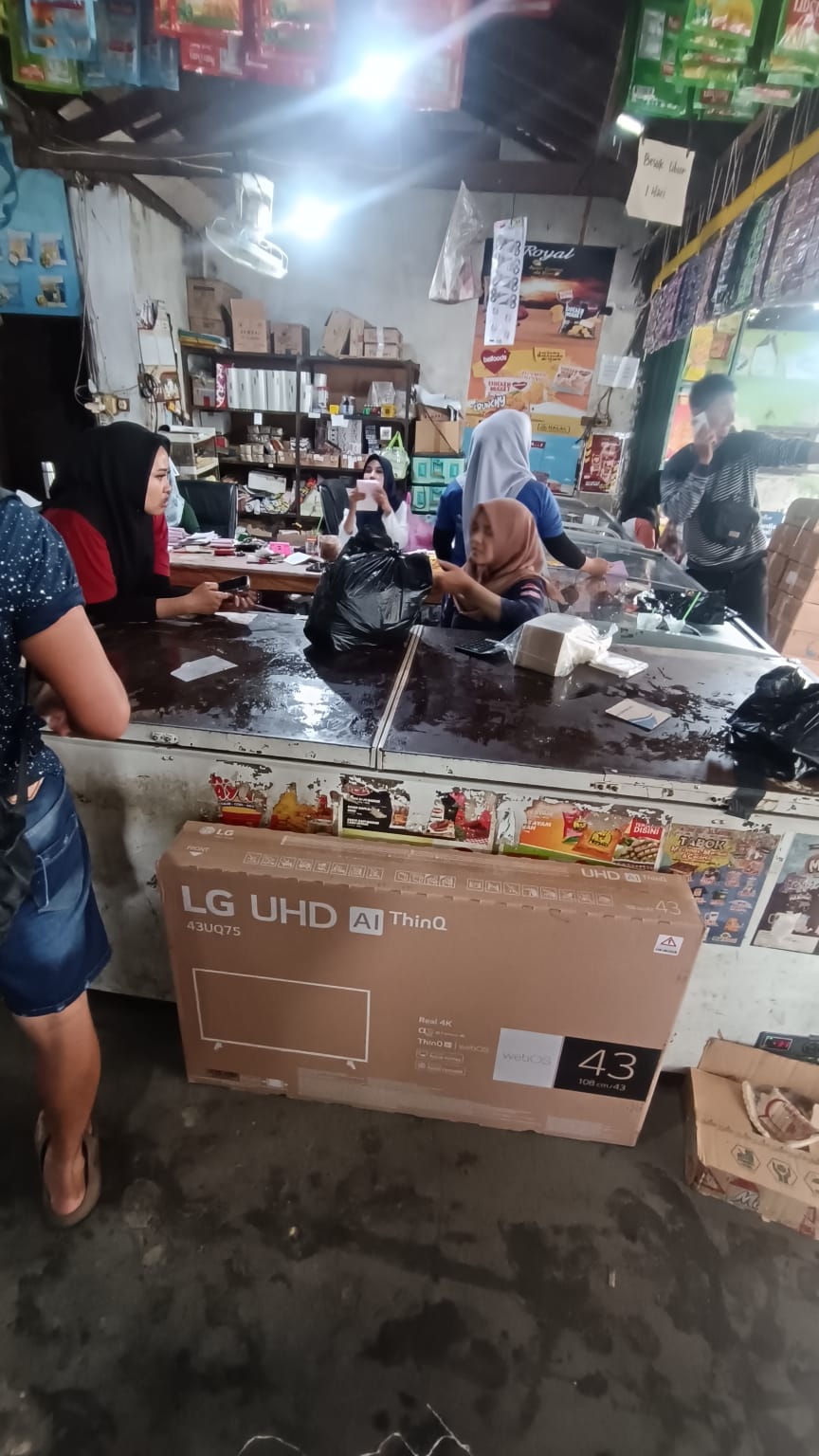 Hadiah Venueku untuk mitra berupa TV 43 inch