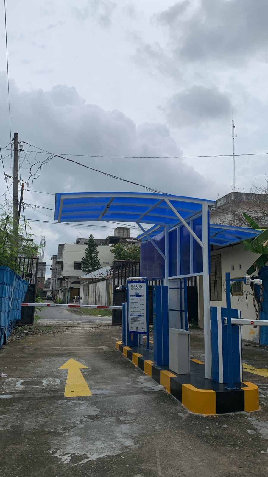 Alat parkir otomatis di RSUD