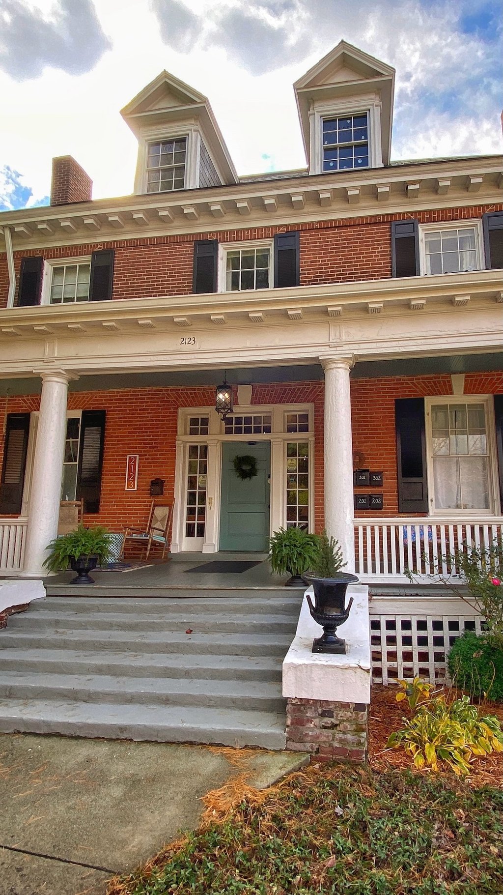 front exterior 2123 rivermont after renovation