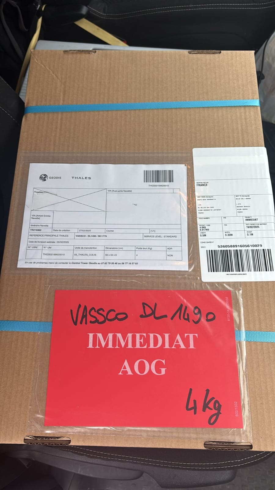 colis, plis ,accessoires , valise ,document