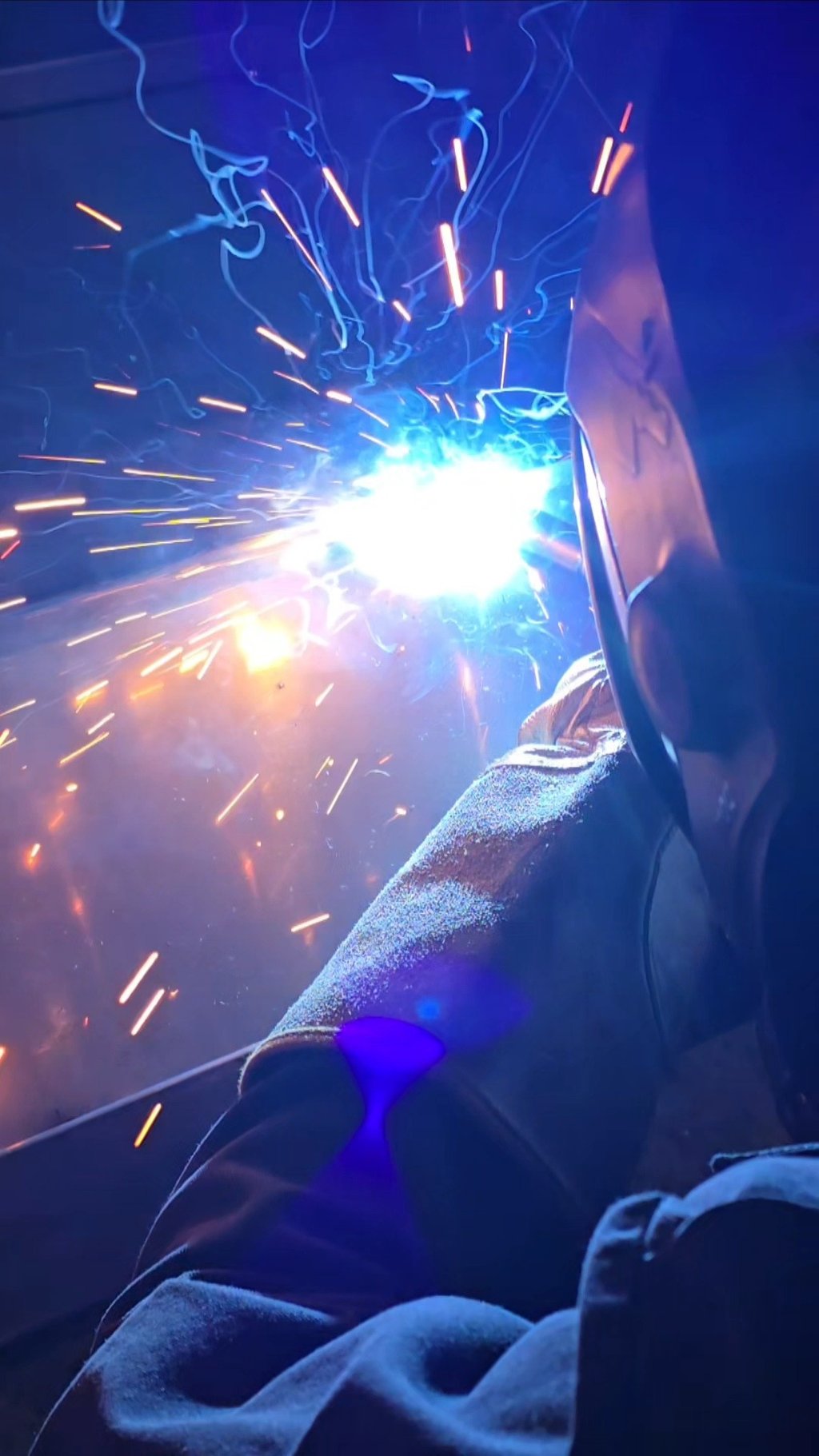 chaudronnier qui soude à artas