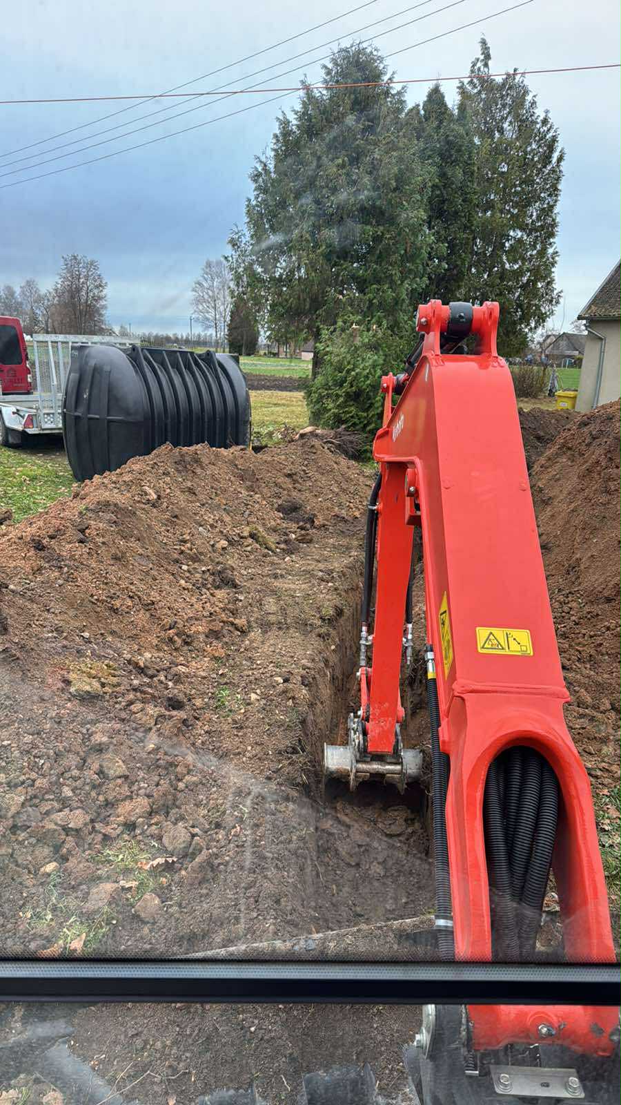 kasamas griovys backai, bus statomi valymo irenginiai, kasama transeja pakloti vamzdziams