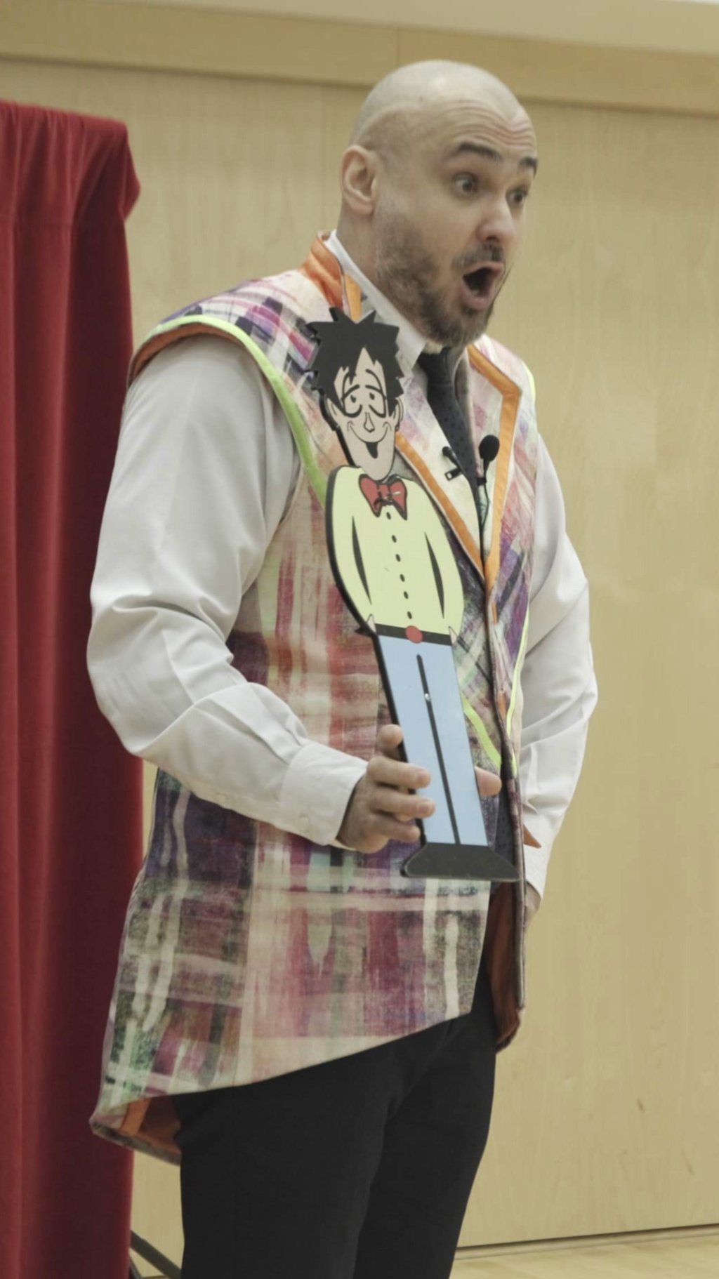 Lastentaikuri hämmästyy