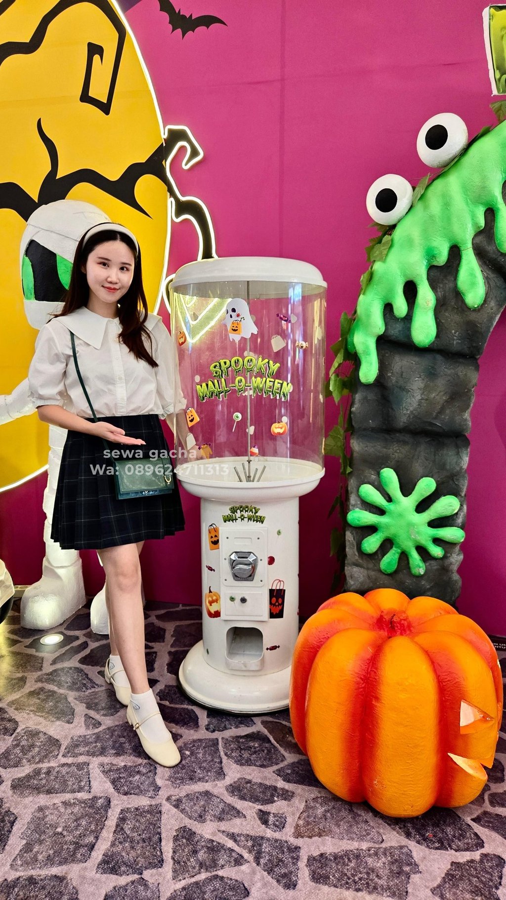 sewa mesin gacha giant gachapon putih