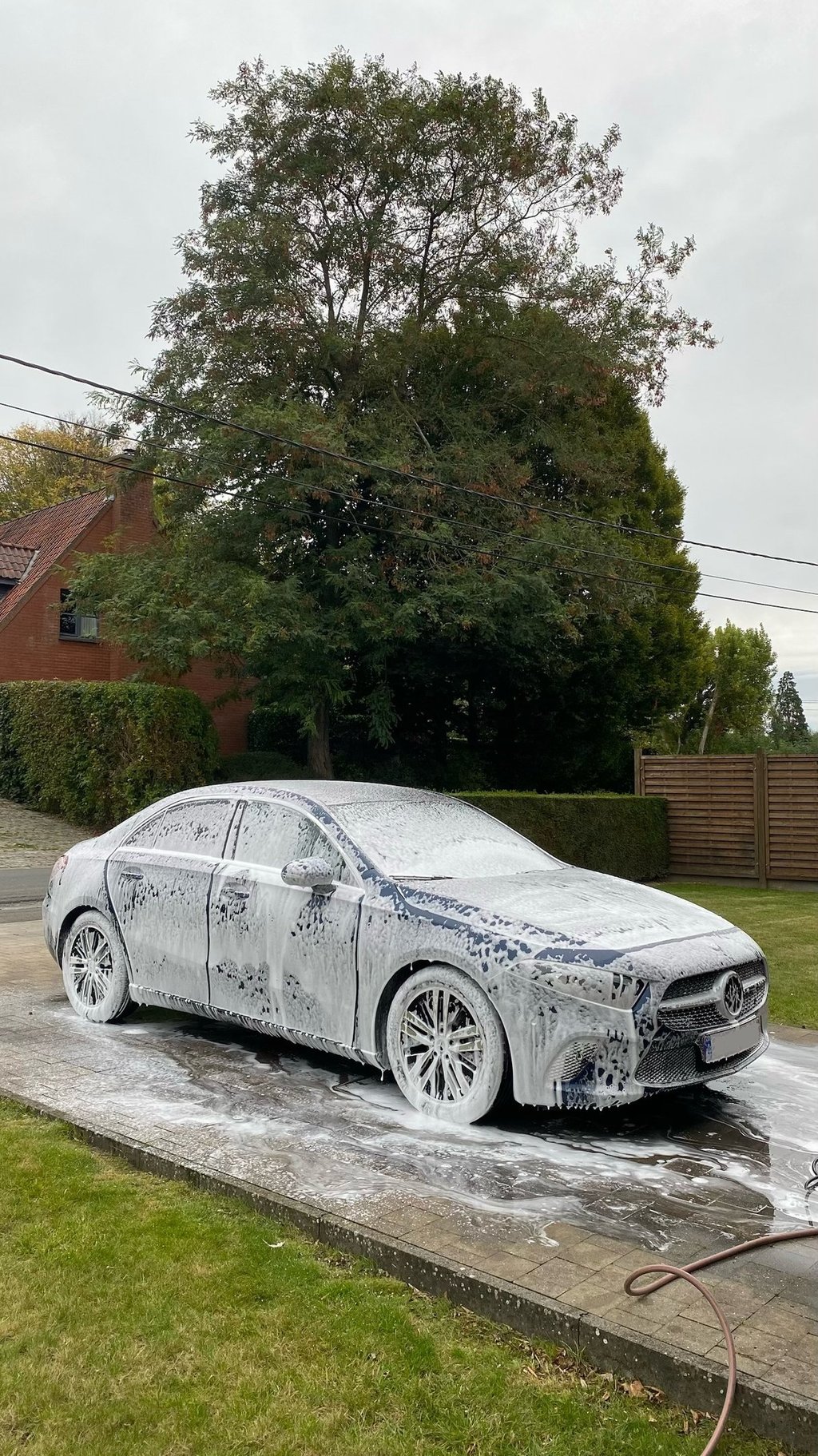 nettoyage extérieur d'une Mercedes à Orroir