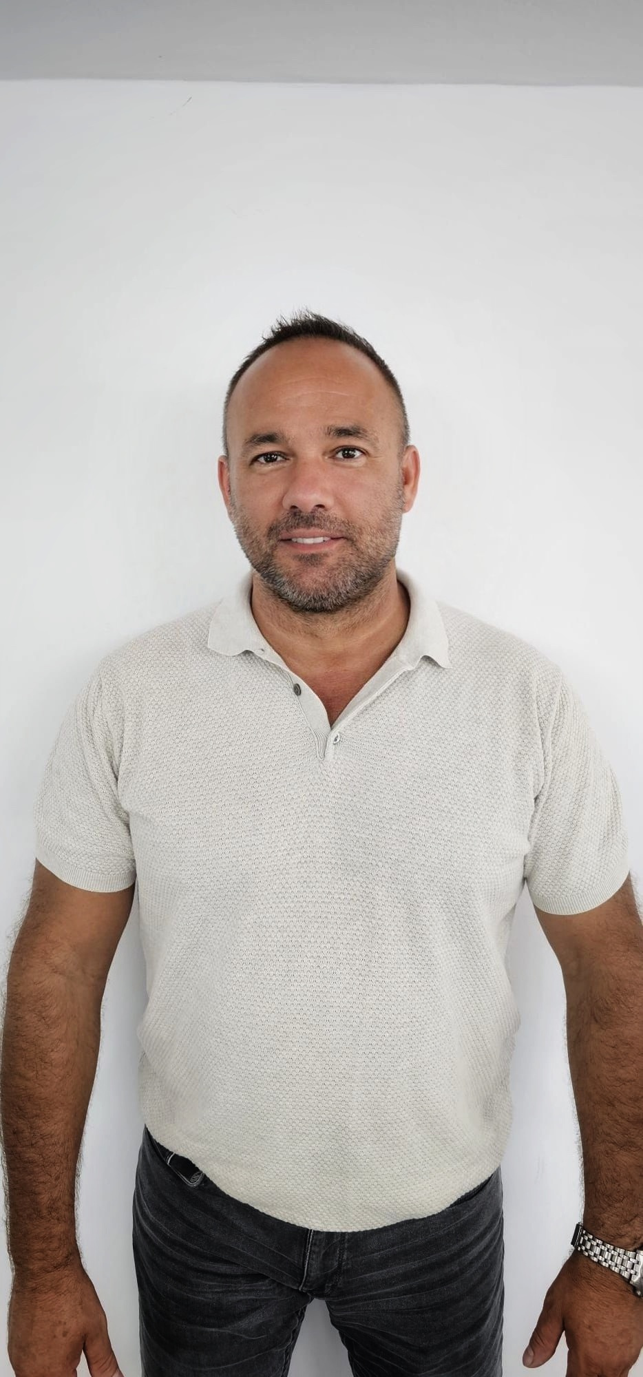 Grzegorz, Chief Operating Officer (COO) of Weihs International, in a portrait photo