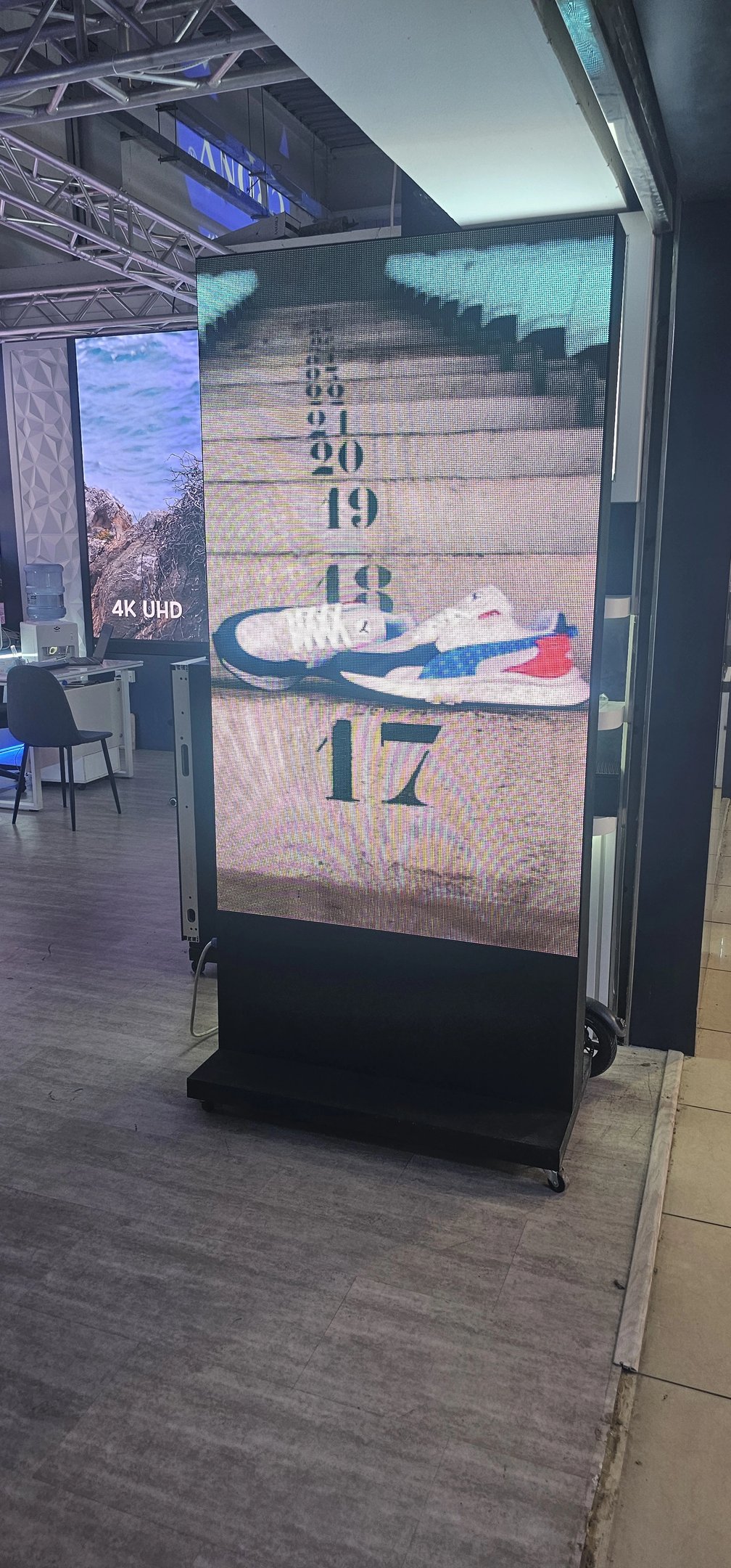 Free Standing Digital Signage (kiosk)