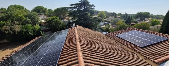 Maison Individuelle Panneaux photovoltaïques 10 KWc installation Green Wave Sud-Est France