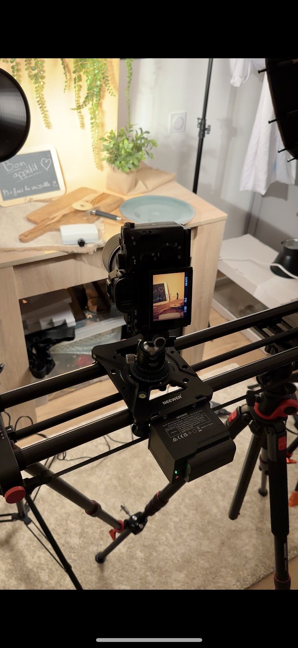 un appareil photo dans un studio de tournage