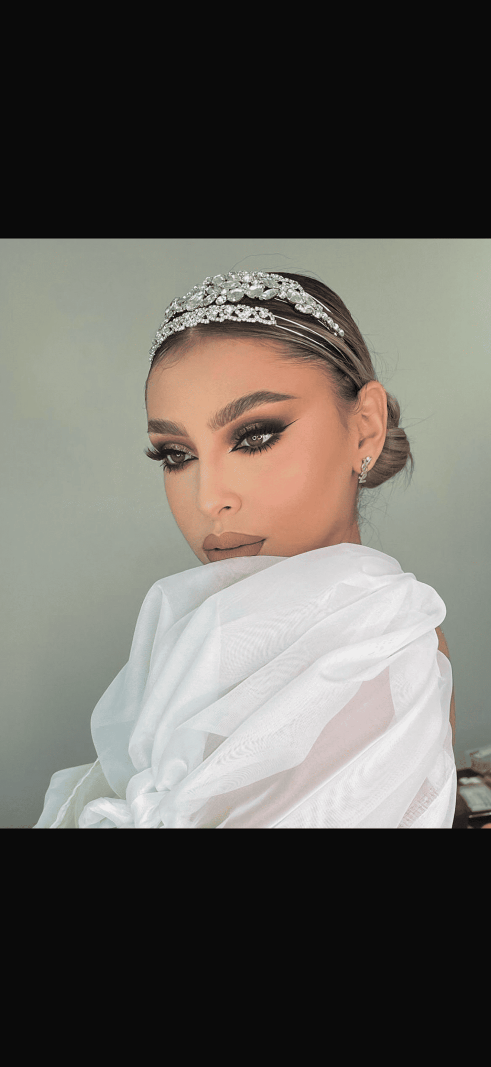 Maquillaje de novia con piel luminosa y acabado impecable