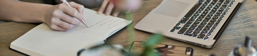 Guía escritura de autoficción terapéutica Surya Reiki Costa del Sol
