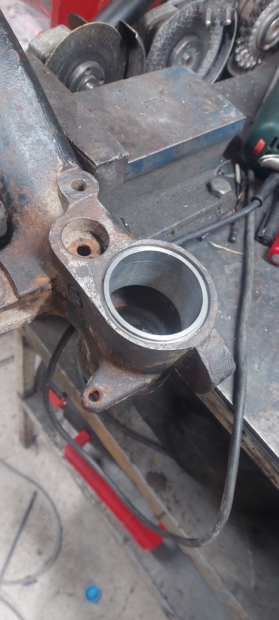 Utiskivanje čelične čaure u gusani rukavac