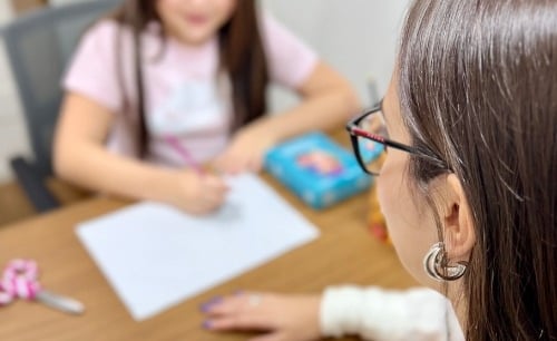 Psicóloga Marcela Marys - Especialista em atendimento de crianças e adolescentes