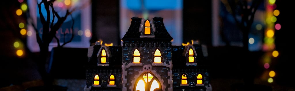 Halloween In Dallas  Lit up Haunted House