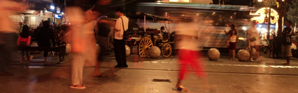 the well-known malioboro street in yogyakarta