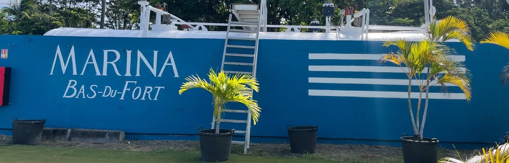 Peinture décorative et signalétique "Marina Bas-Du-Fort" 