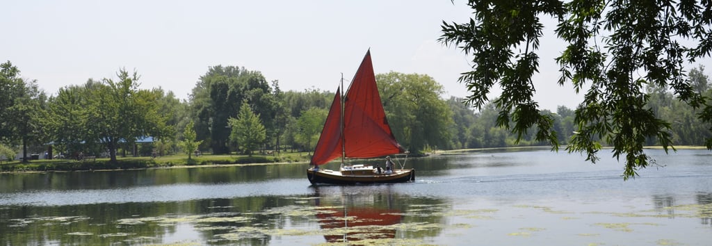 Sailing on Long Pond off Toronto Island Park - Middle Island