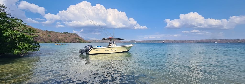 Sail Fish II sport fishing boat for private fishing tours in Guanacaste, Costa Rica