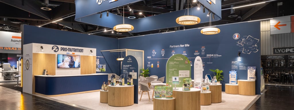 Création et modélisation 3D du stand Interzoo de la marque Sopral, spécialisé en nourriture pour animaux par Tuuk studio