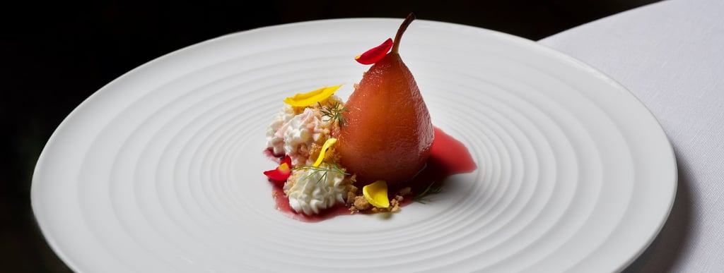 Pera cotta al Moscadello di Montalcino e spuma al Cardamomo