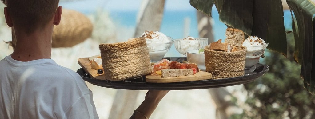 Desserts gourmands servis à Playa Amor : pâtisseries et douceurs sucrées en bord de mer