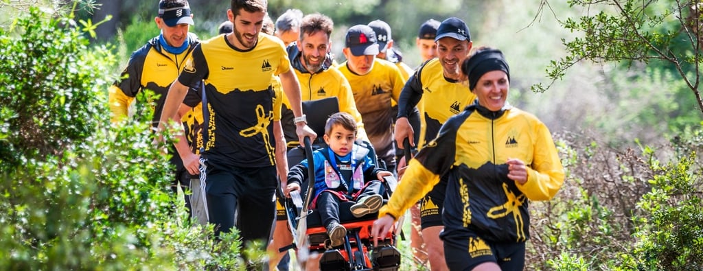 CDUTSB Yellow Tide volunteers during a trail running event.
