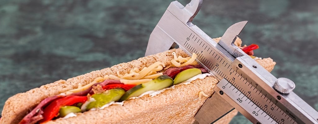 Sandwich with Vernier caliper