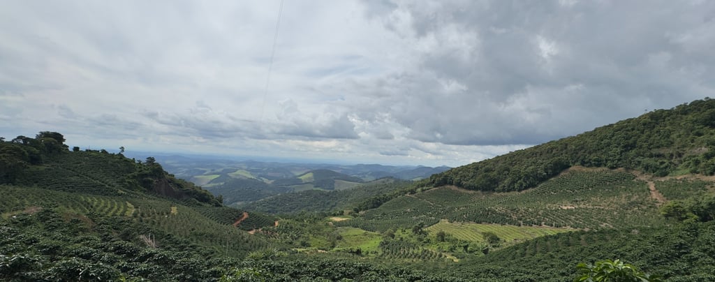 Imagem da serra do Brigadeiro, visto de Araraponga - MG