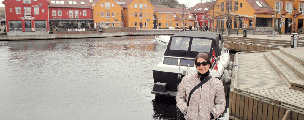 Passeio pela orla de Kristiansand, Noruega — foto da autora na chegada do navio.