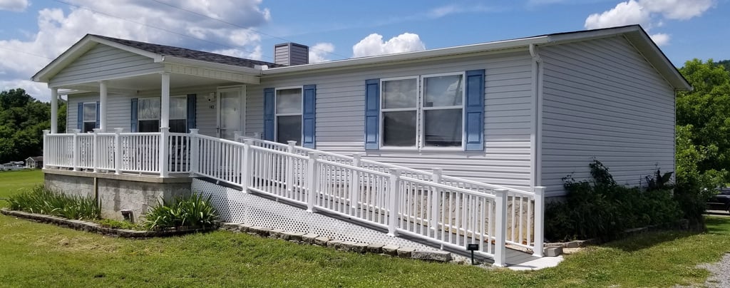 House wash in Mooresburg, Tn 37811 near me by Bobs Pressure Washing LLC in Bulls Gap, Tn 37711 16