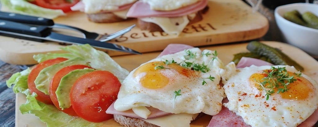 Eggs and ham on toast
