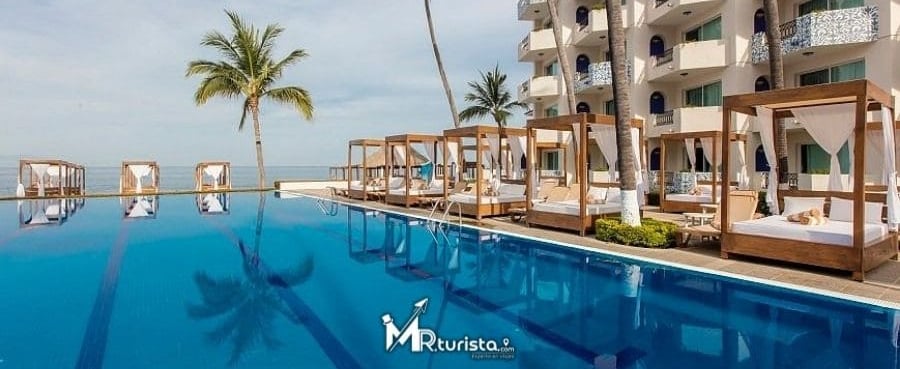 piscina hotel crown paradise golden - viajes a puerto vallarta saliendo desde morelia