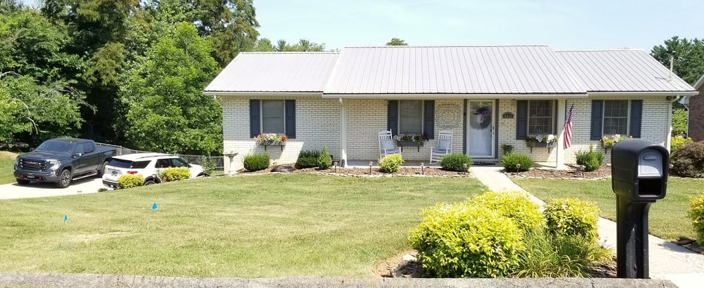 Pressure washing in Morristown, Tn 37813 37814 near me by Bobs Pressure Washing LLC in Bulls Gap, Tn 37711 14