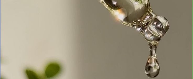 pompetta con olio per cuticole